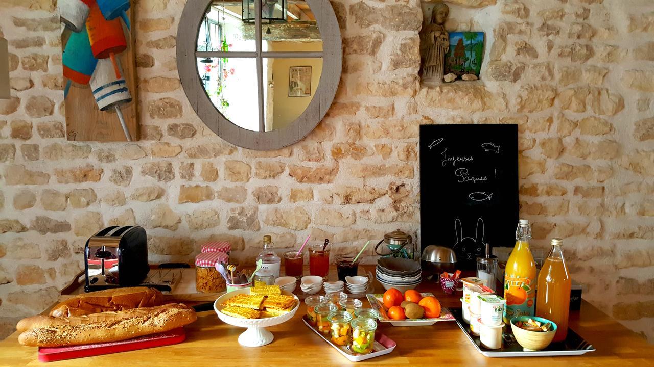 Bed and Breakfast Le Logis De La Poupeliere Vouhé Exterior foto